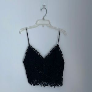 LACE CROP TOP